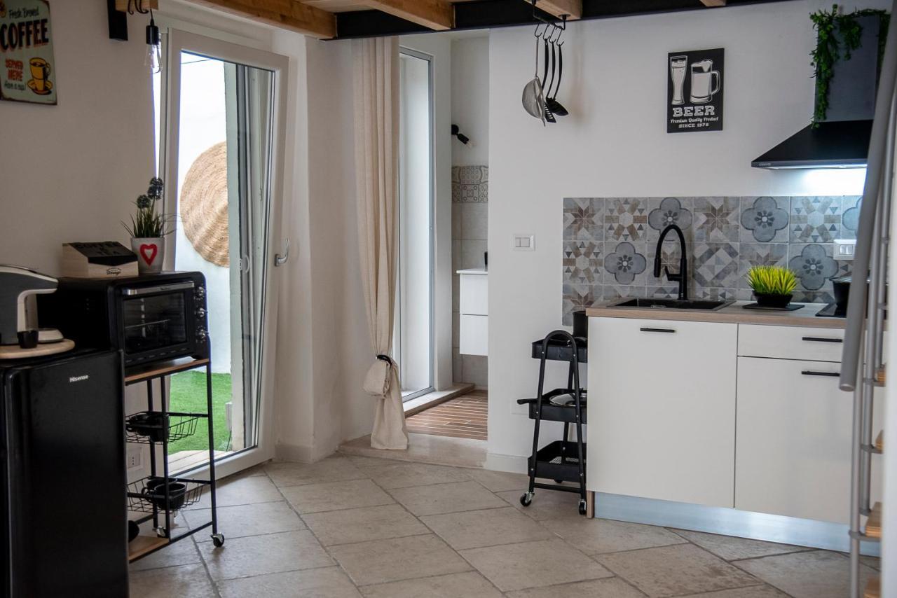 Asmara Exclusive "Loft Industrial" Apartment บรินดิซิ ภายนอก รูปภาพ
