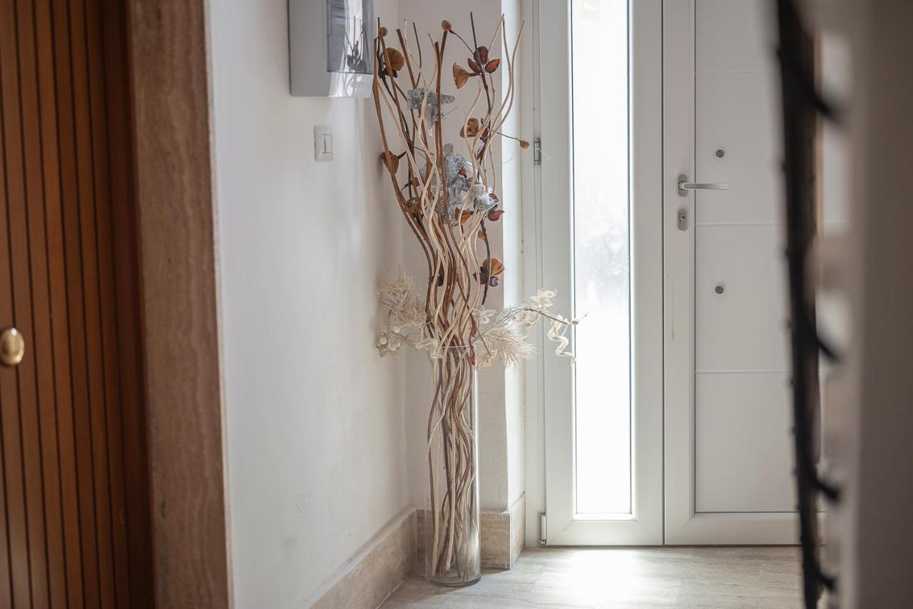 Asmara Exclusive "Loft Industrial" Apartment บรินดิซิ ภายนอก รูปภาพ