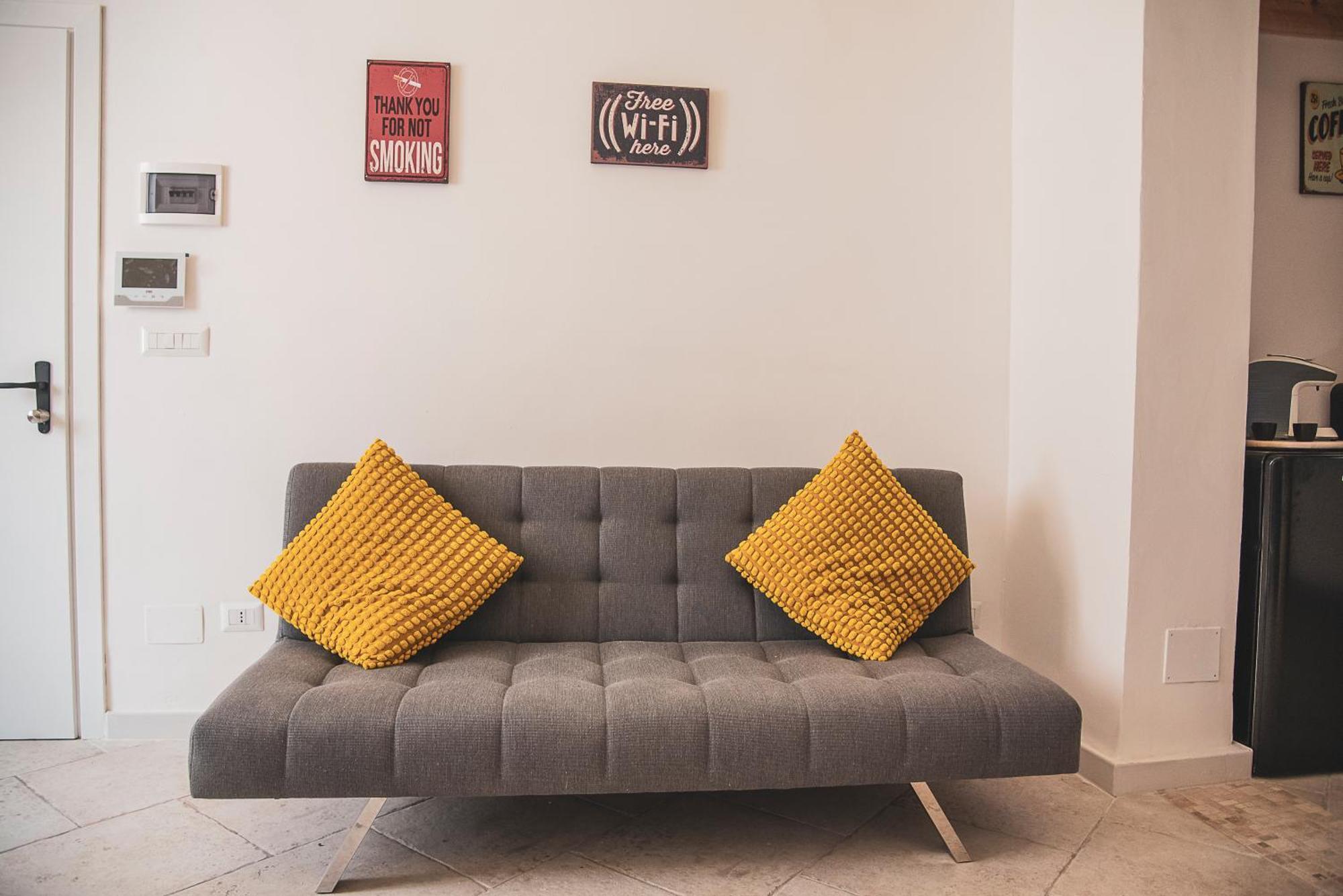 Asmara Exclusive "Loft Industrial" Apartment บรินดิซิ ภายนอก รูปภาพ